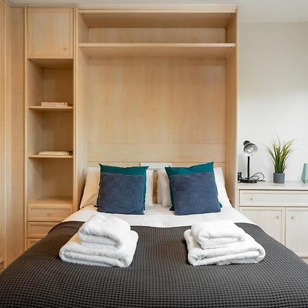 Capital Sloane Street Studio With Balcony Londra Exterior foto